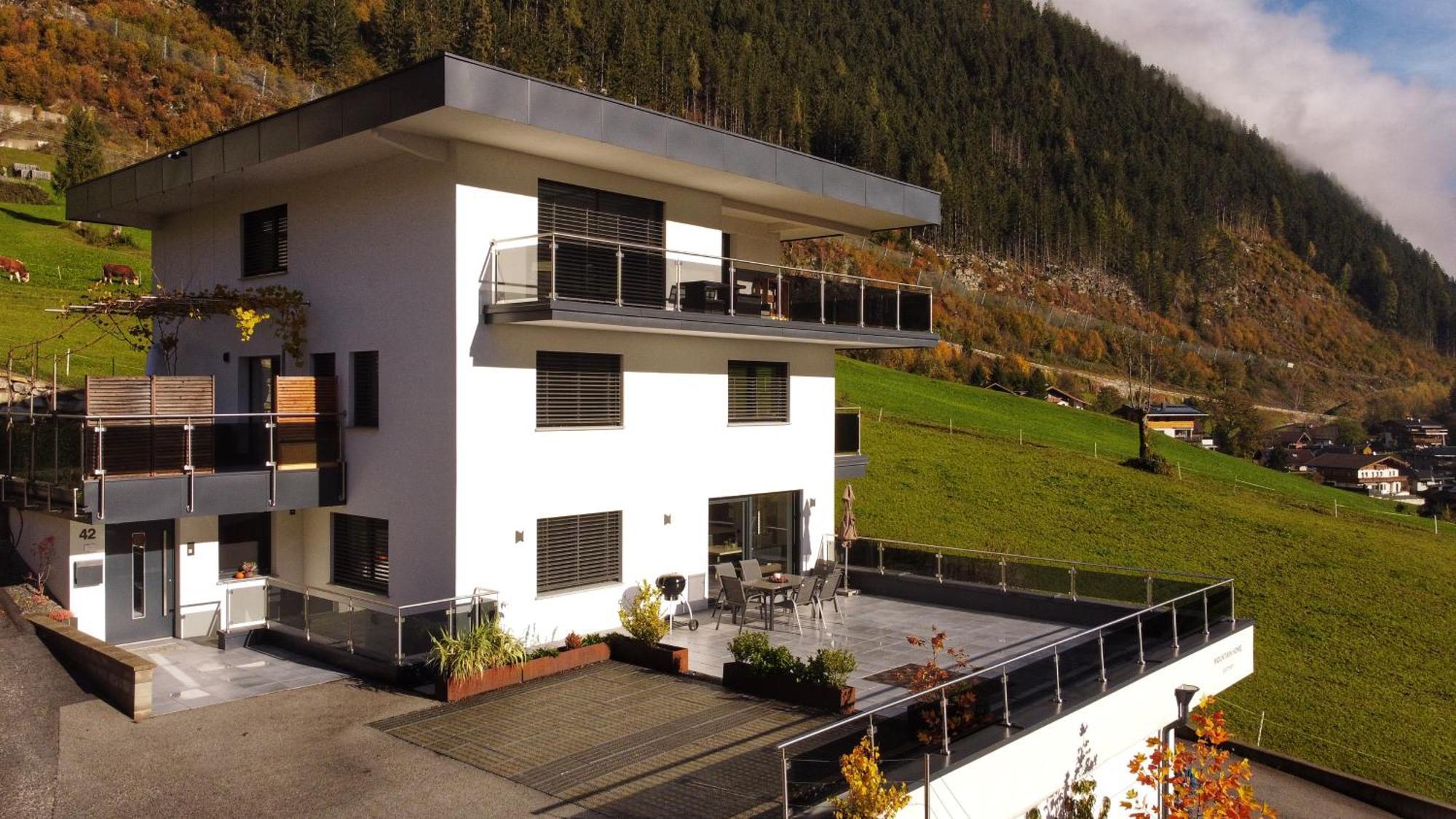 Mountain Home Apartment Finkenberg Bagian luar foto