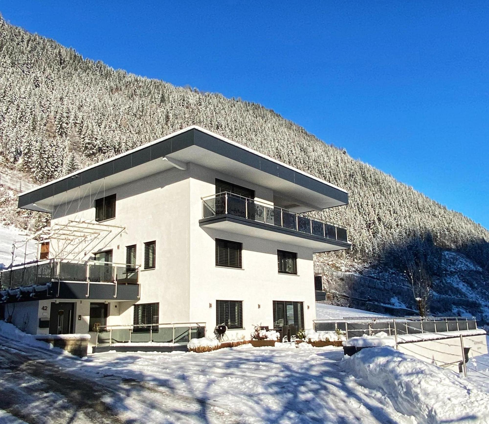 Mountain Home Apartment Finkenberg Bagian luar foto